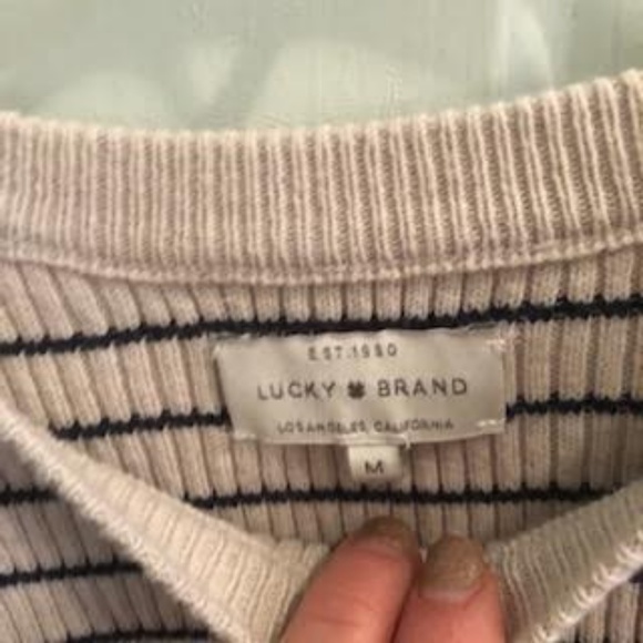 Lucky Brand Cold Shoulder Sweater Size M - Picture 2 of 6